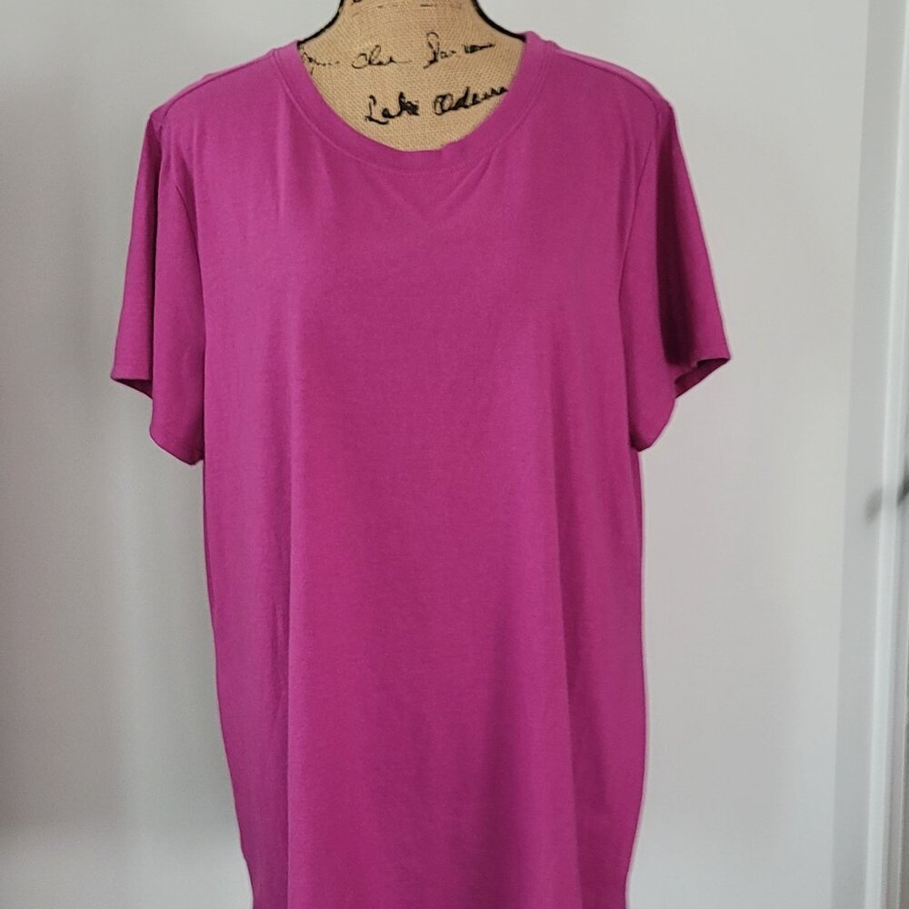 Torrid Ladies Purple Crew Neck T-shirt Classic Fit Size 2  (18-20)